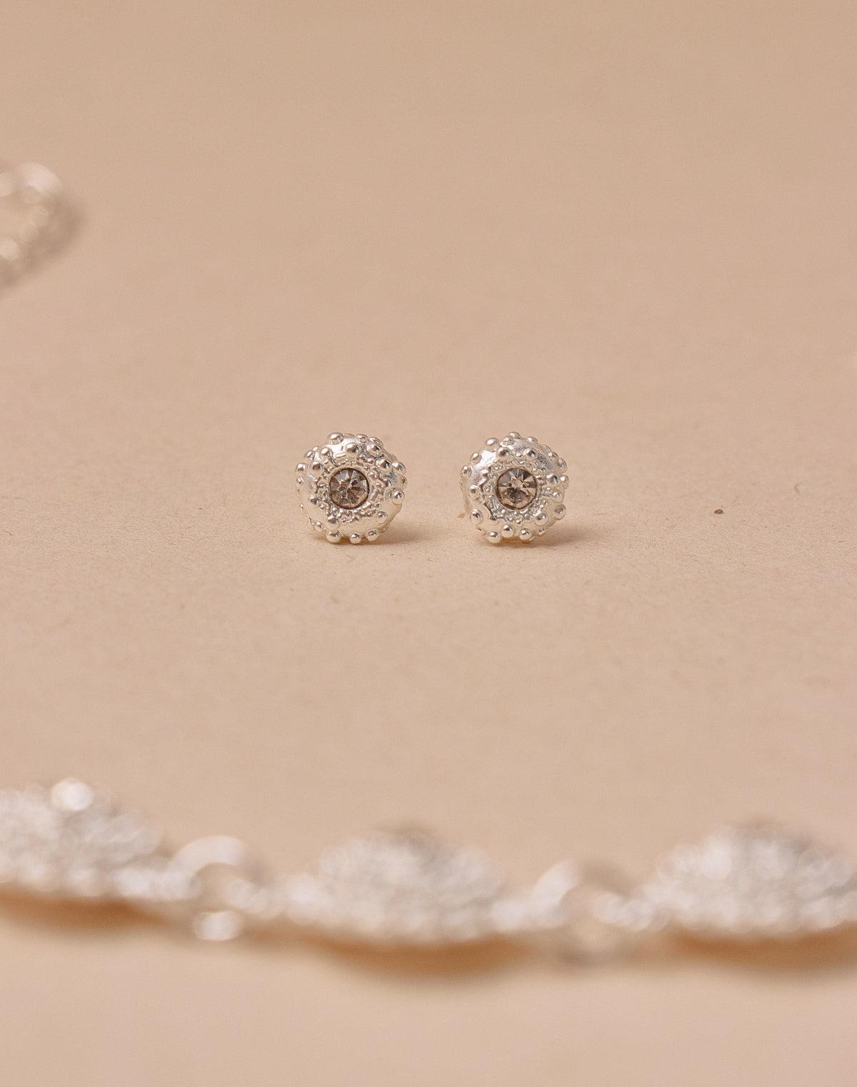 Chrysanthemum Choker & Stud Earrings Set