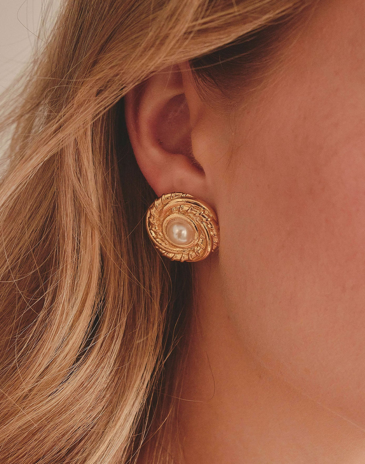 Aretes Italy